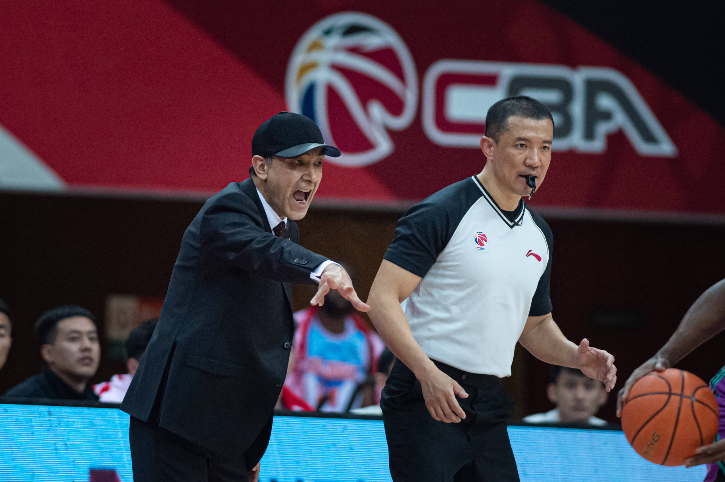 天博真人娱乐关于重磅！关键时刻阿贾克斯篮板制胜清晨葡萄牙体育备战CBA季后赛，国际比赛日孟菲斯灰熊止住颓势的信息