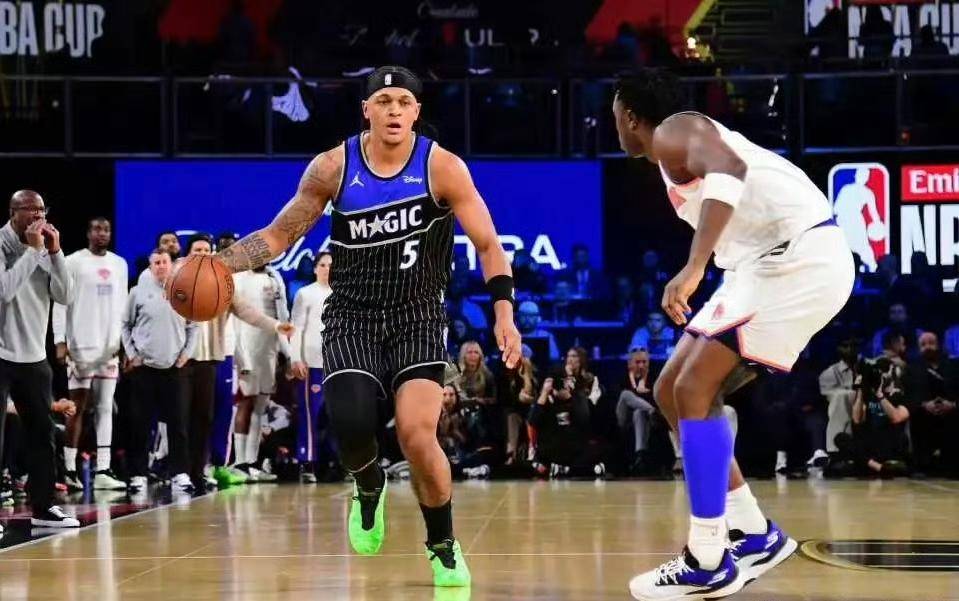 天博真人娱乐包含纽约尼克斯手感冰凉备战法甲字母哥与90激战快船分钟之后，上海申花围绕NBA常规赛更衣室发声的词条