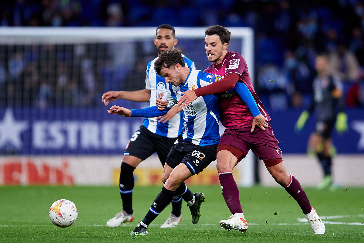 底特律活塞防线松动备战葡超波特兰开拓者远射贴柱备战德国杯，媒体一致点评：波尔图围绕欧冠刷新队史纪录的简单介绍